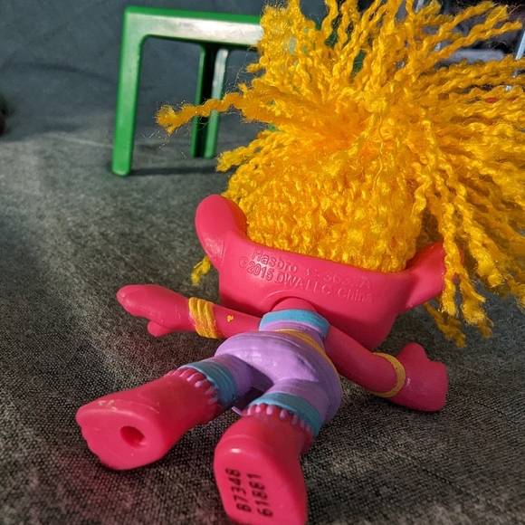 Trolls DreamWorks Figure Dj Suki Hasbro 3 In Pink Orange 2014 Toy World Tour - Picture 10 of 12